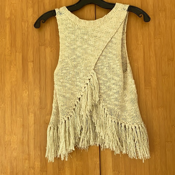 Boho Knitted Summer Tank with Open Back - Picture 3 of 3